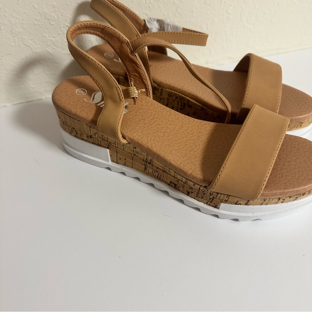 SHEIN Tan Platform Sandals with Ankle Strap